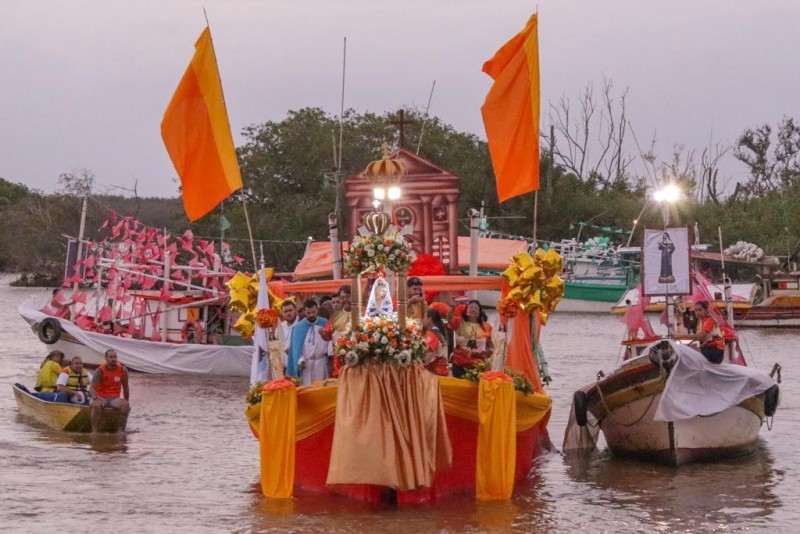 Procissão fluvial realizada em homenagem a Nossa Senhora da Penha