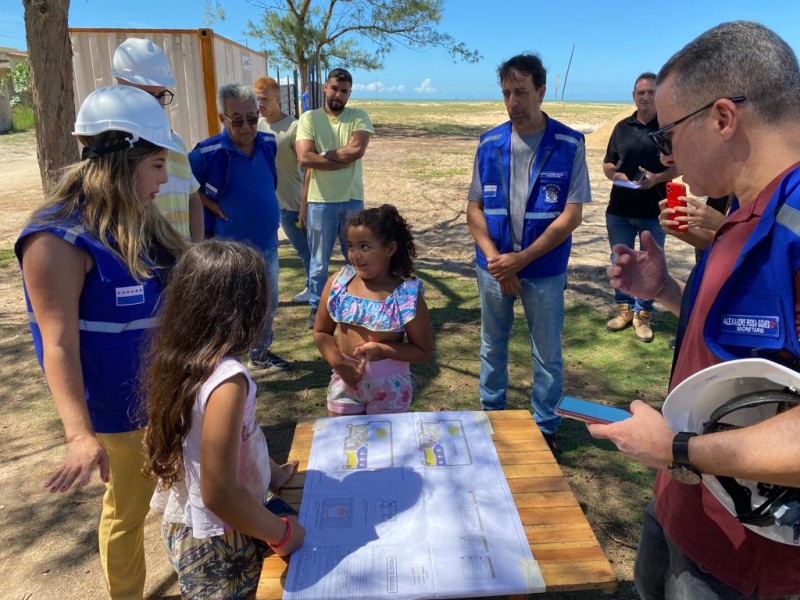 Carla Caputi visita obra de construção da primeira praça do Açu