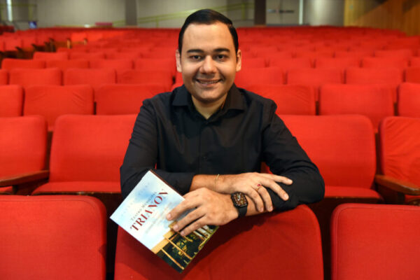 Antônio Filho lança livro sobre os 25 anos do Teatro Trianon nesta terça-feira (04)