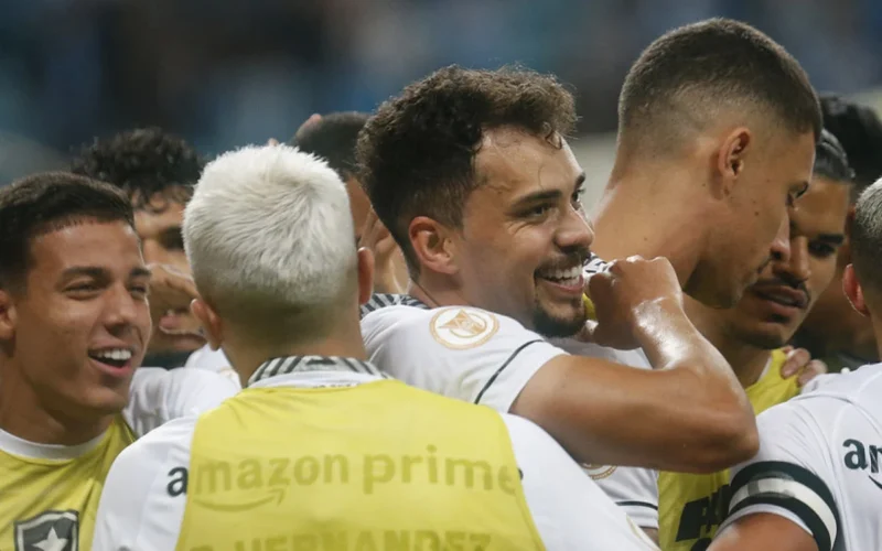 Botafogo vai a 83% de chances de título no Brasileirão após vitória sobre o Grêmio