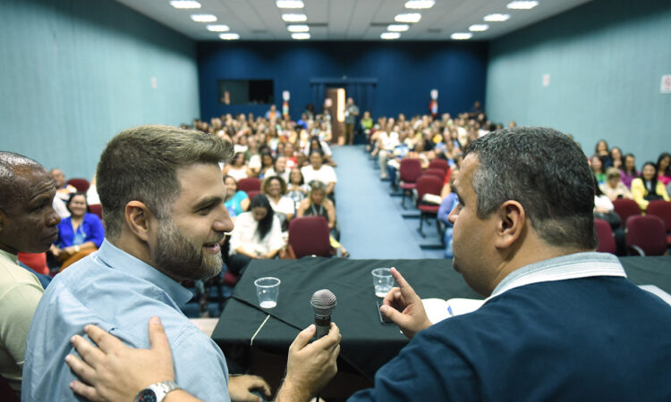 XV Conferência Municipal de Assistência Social com presença do prefeito Wladimir