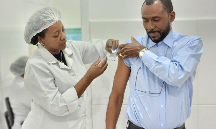 Gripe: índice baixo de pessoas vacinadas deixa Secretaria de Saúde de Campos em alerta