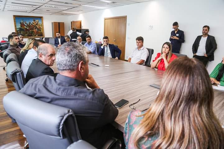 Prefeitos do Norte e Noroeste Fluminense se reúnem com o presidente da Alerj