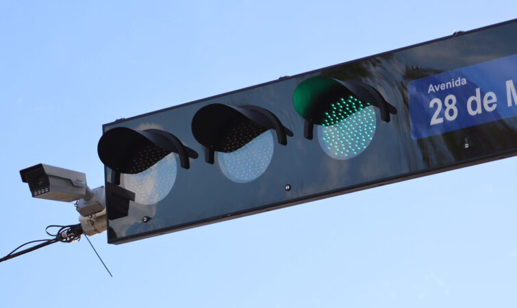 Semáforos de Campos começam a receber câmeras de monitoramento