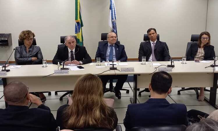 Em Itaperuna, presidente TJRJ anuncia realização de concurso público para o órgão 