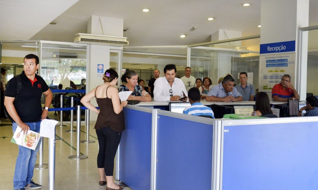 INSS começa a ligar hoje para segurados anteciparem perícia INSS - Campos RJ