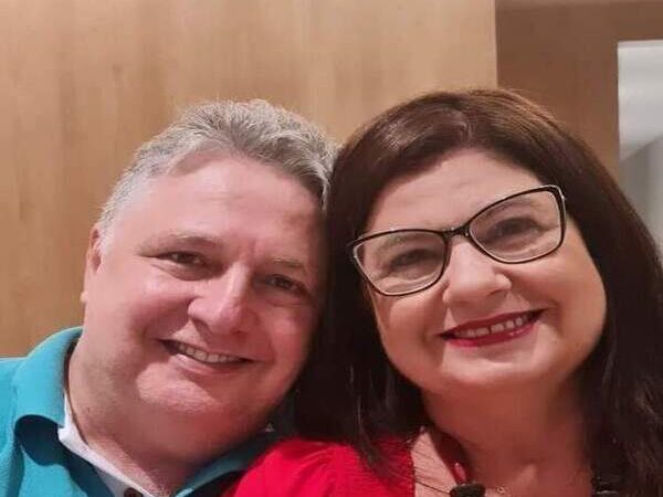 Rosinha e Garotinho tem o carro  atacado por bandidos na Penha, em Campos