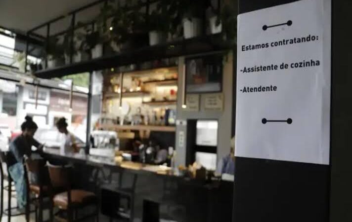 Até setembro pequenos negócios responderam por 71% dos empregos criados