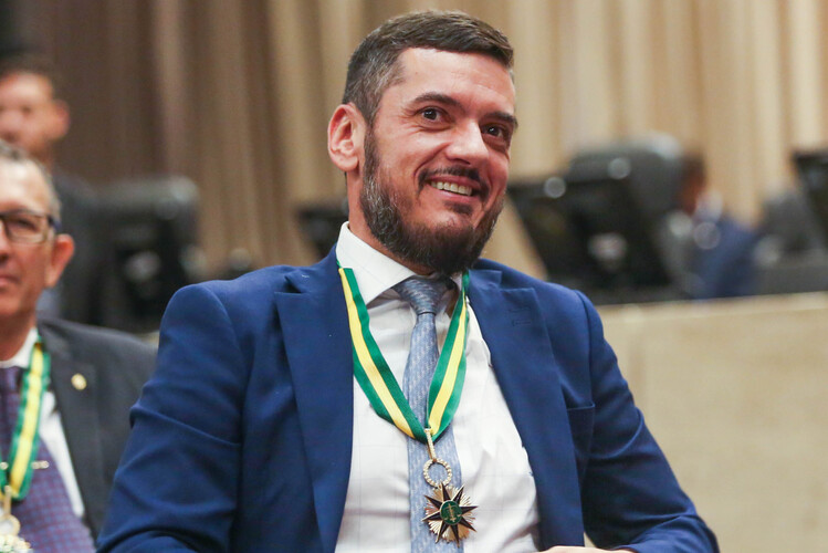 Rodrigo Bacellar recebe medalha do Mérito Eleitoral do TRE-RJ