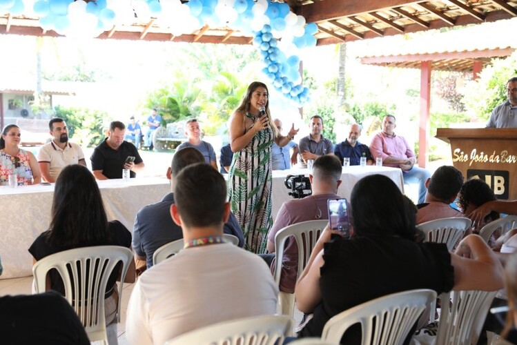 Prefeita de SJB inaugura Centro de Equoterapia em parceria com a Apae