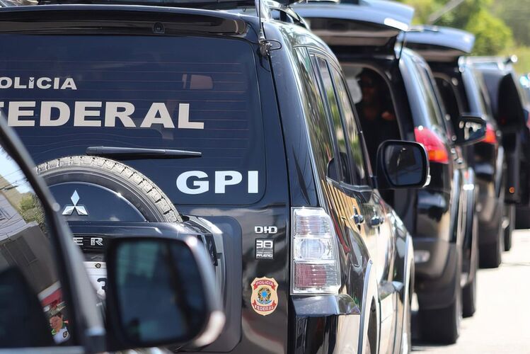 Polícia Federal investiga participação de deputada em milícia do Rio 