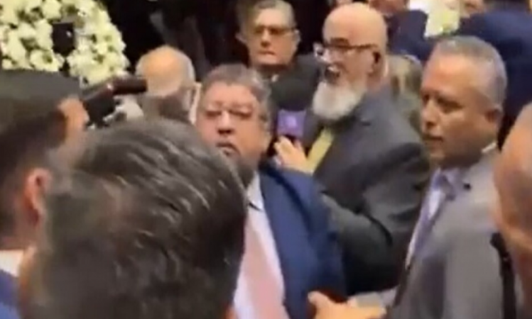 Quaquá dá tapa no rosto deputado de oposição ao governo Lula