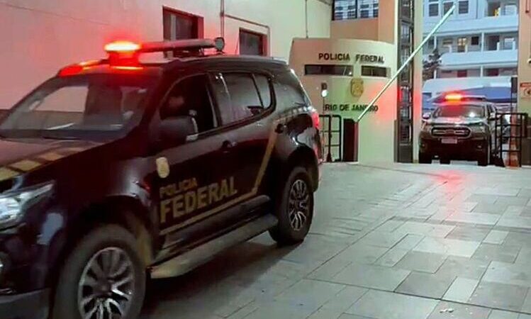 Venda de vinhos contrabandeados é alvo de operação da PF em Macaé