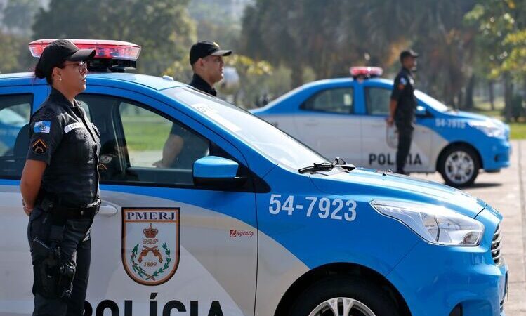 Concurso para 2 mil vagas na PM será retomado, diz Cláudio Castro