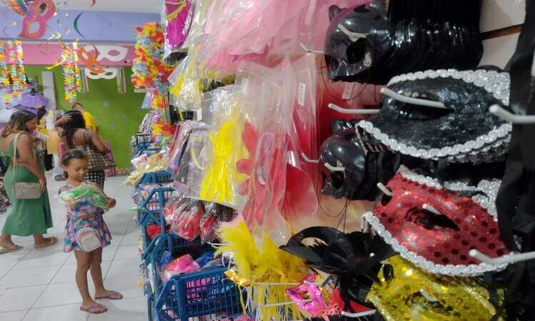 Vendas no comércio de Campos devem aumentar entre 5%  e 10% com o Carnaval