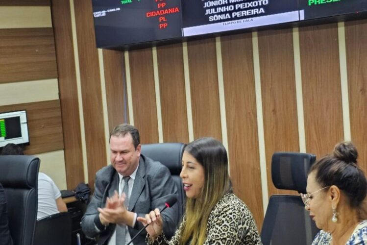 Em discurso na Câmara de SJB, Carla Caputi destaca avanços do município