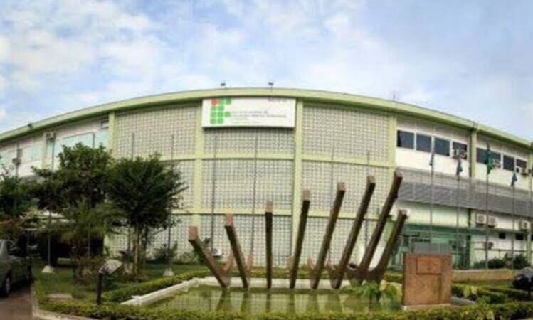 Servidores do IFF negociam com Governo, mas já preparam greve