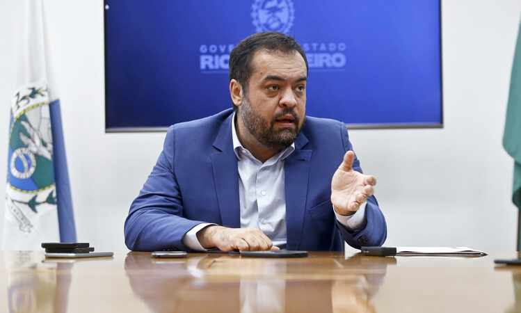 Previsão de fortes chuvas faz governador do RJ dobrar efetivo do Bombeiro