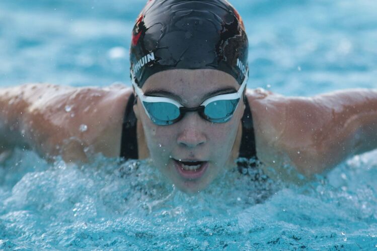 Nicole de Thuin é convocada  para integrar a Seleção do RJ de natação