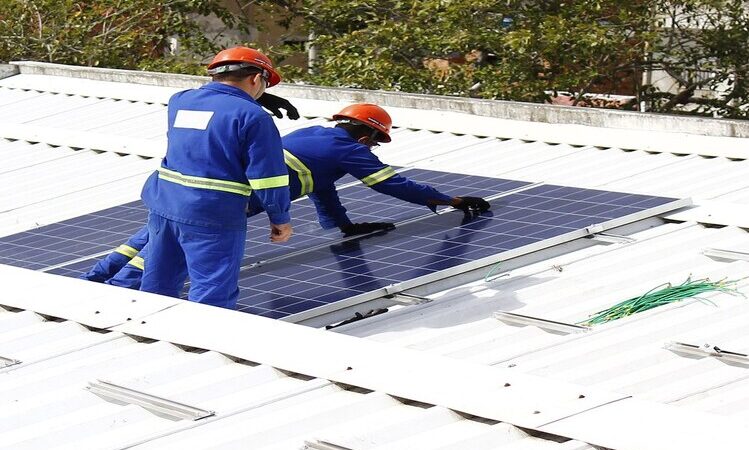 IFF com inscrições abertas para curso de eletricista de placas solares