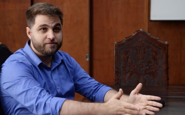 Wladimir Garotinho usa redes sociais para reclamar do DER por não retomar obra da Estrada dos Ceramistas