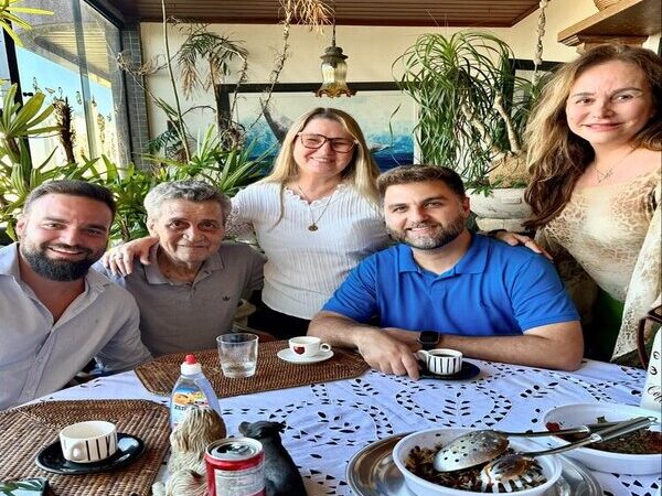 Wladimir se reúne com Arnaldo Vianna e família