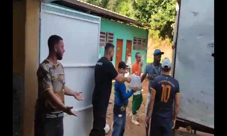 Jeep Club realiza trabalho voluntário em SJB e Mimoso do Sul
