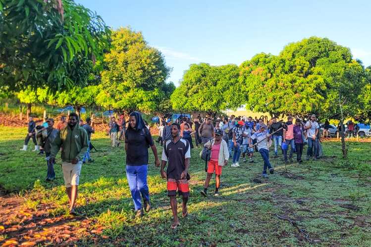 Movimento dos Sem Terra ocupa propriedade às margens da BR-101, em Campos 