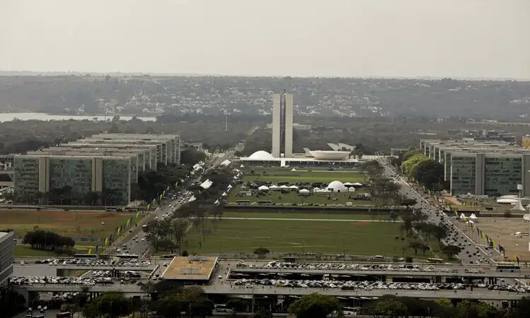 Governo decide reajustar em 52% o auxílio-alimentação de servidores federais
