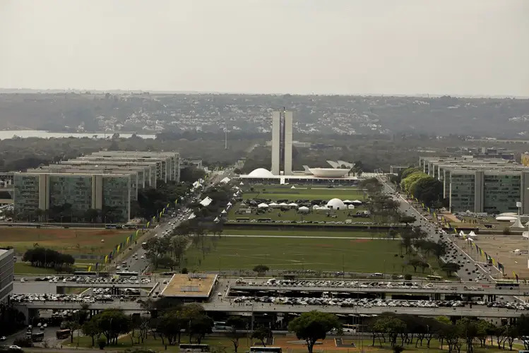 Governo decide reajustar em 52% o auxílio-alimentação de servidores federais