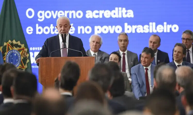 Programa Acredita do Governo facilita crédito e renegocia dívidas