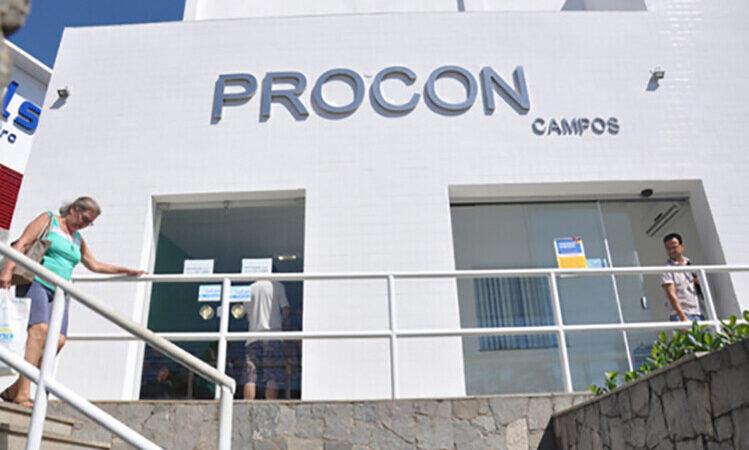 Procon alerta a aposentados e pensionistas sobre golpe do cartão aplicado em Campos 