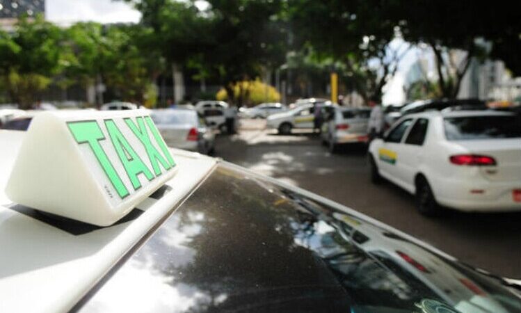 Taxistas devem ganhar isenção de ICMS na compra do carro zero