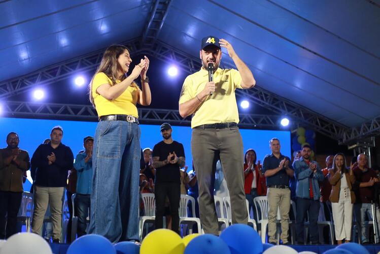 União confirma candidatura de Carla Caputi à reeleição em SJB com presença de Bacellar 