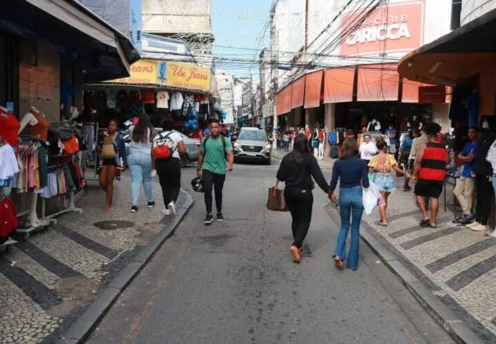 Lojas de Campos autorizadas a abrir no Feriado de São Salvador