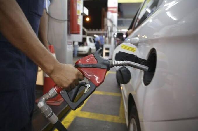 Petrobras anuncia aumento da gasolina e do gás de cozinha