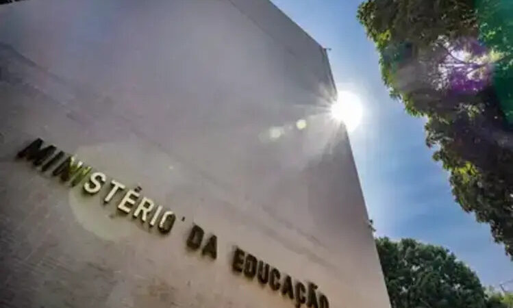 MEC vai liberar recursos para escolas de cidades com contas pendentes