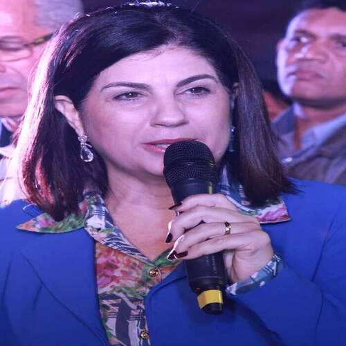 Em rede social, Rosinha Garotinho reclama de um membro da família