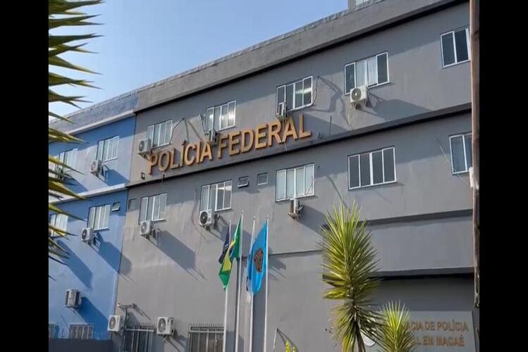 PF prende homem suspeito de latrocínio, em Rio das Ostras