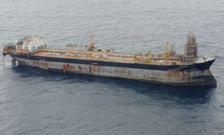 Terceira amarra da P-38 rompe em menos de um mês e produção é interrompida