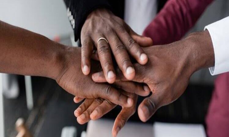 Candidatos negros superam os brancos em eleição pela segunda vez