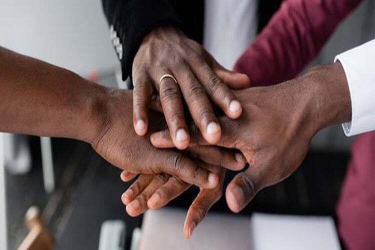 Candidatos negros superam os brancos em eleição pela segunda vez