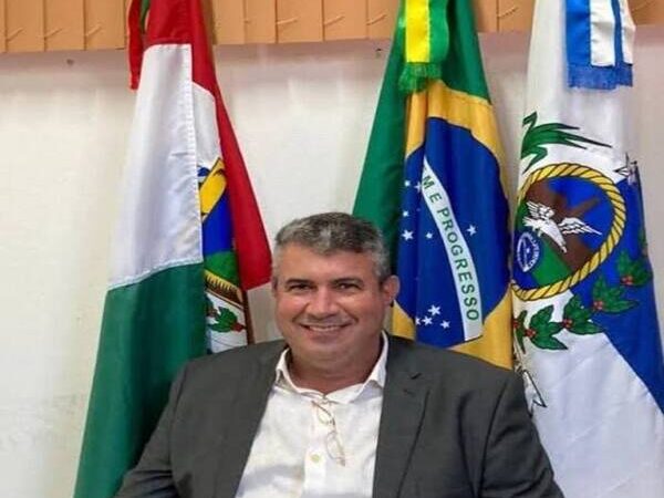 Prefeito de São José de Ubá não tem adversários