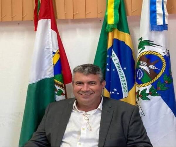 Prefeito de São José de Ubá não tem adversários