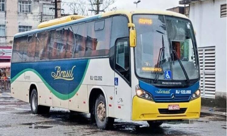 Assaltado ônibus que fazia linha Campos-Grusssi