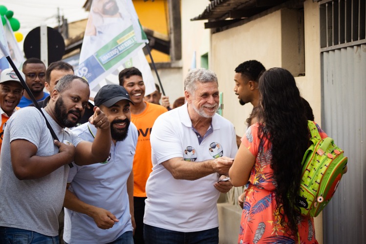 Armando e Marcinho recebem mais apoios durante caminhada, em Sítio Quissamã