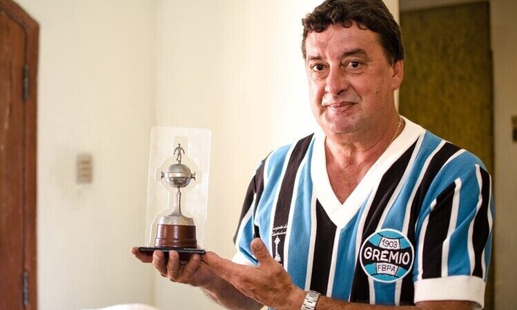 Sanjoanense César, ex-jogador Grêmio, morre aos 68 anos