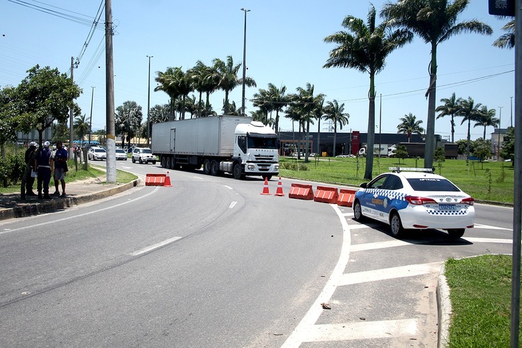 DER se compromete com manutenção de vias após cobrança da Prefeitura de Campos