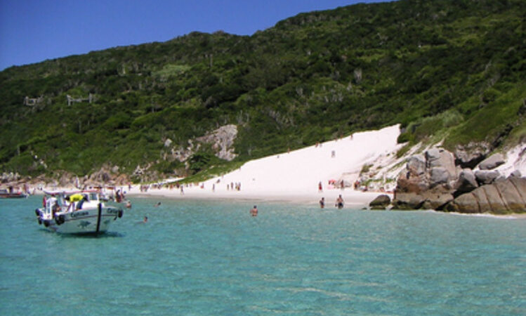 MPF recorre contra licença de turismo náutico para políticos em Arraial do Cabo