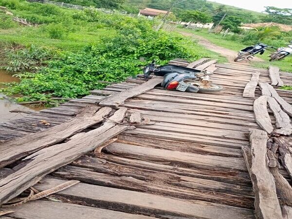 Ponte precária onde morador morreu no interior de Campos gera reclamações